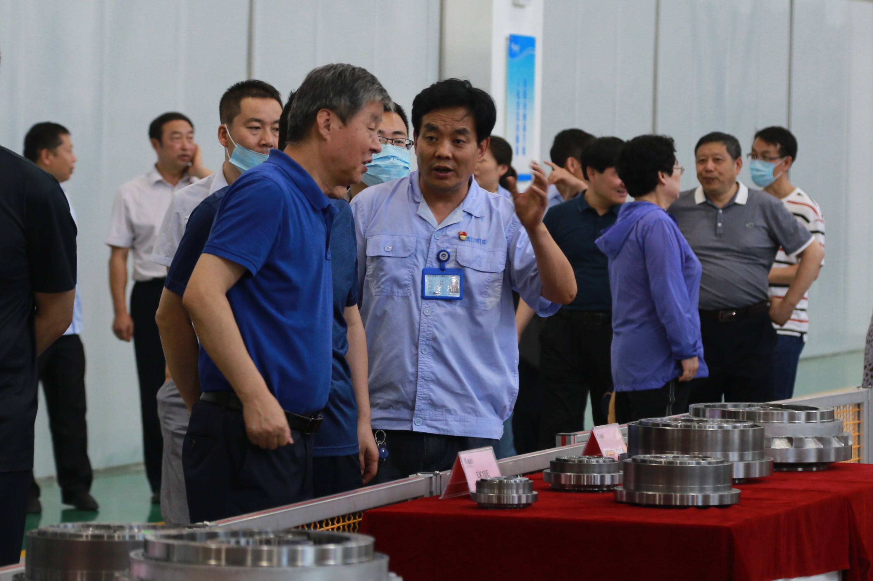 咸阳市政协主席汪文展一行莅临tyc5997太阳集团专题调研