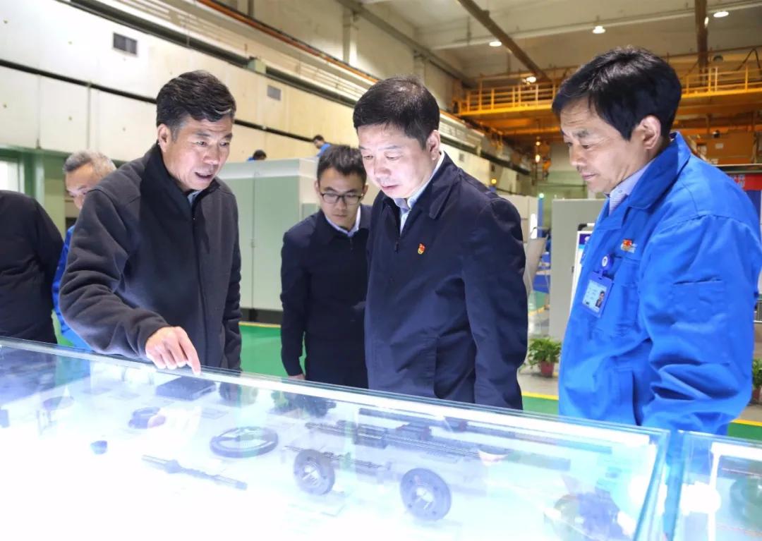 省国资委主任王海鹏到tyc5997太阳集团调研指导工作